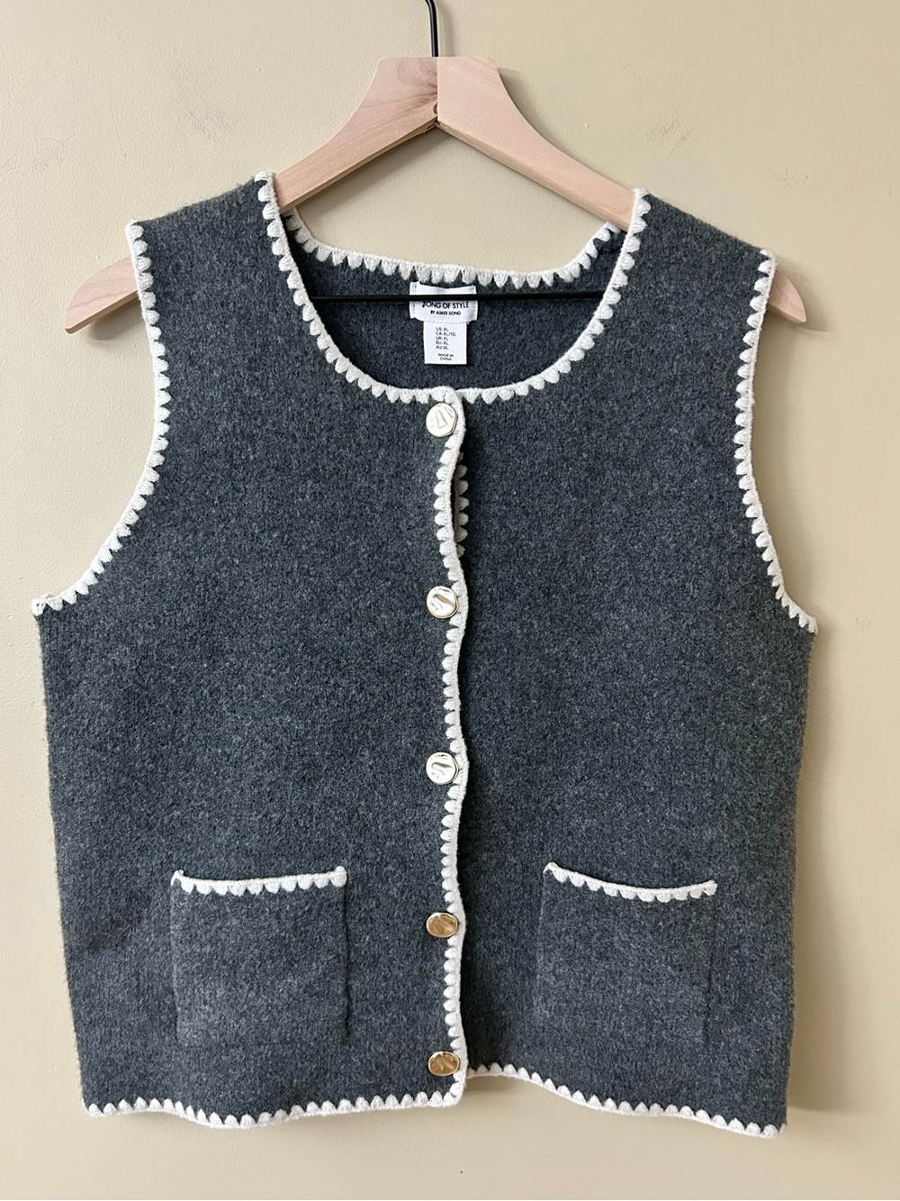 Song of Style by Aimee Song Scalloped Trim Sweater Vest XL